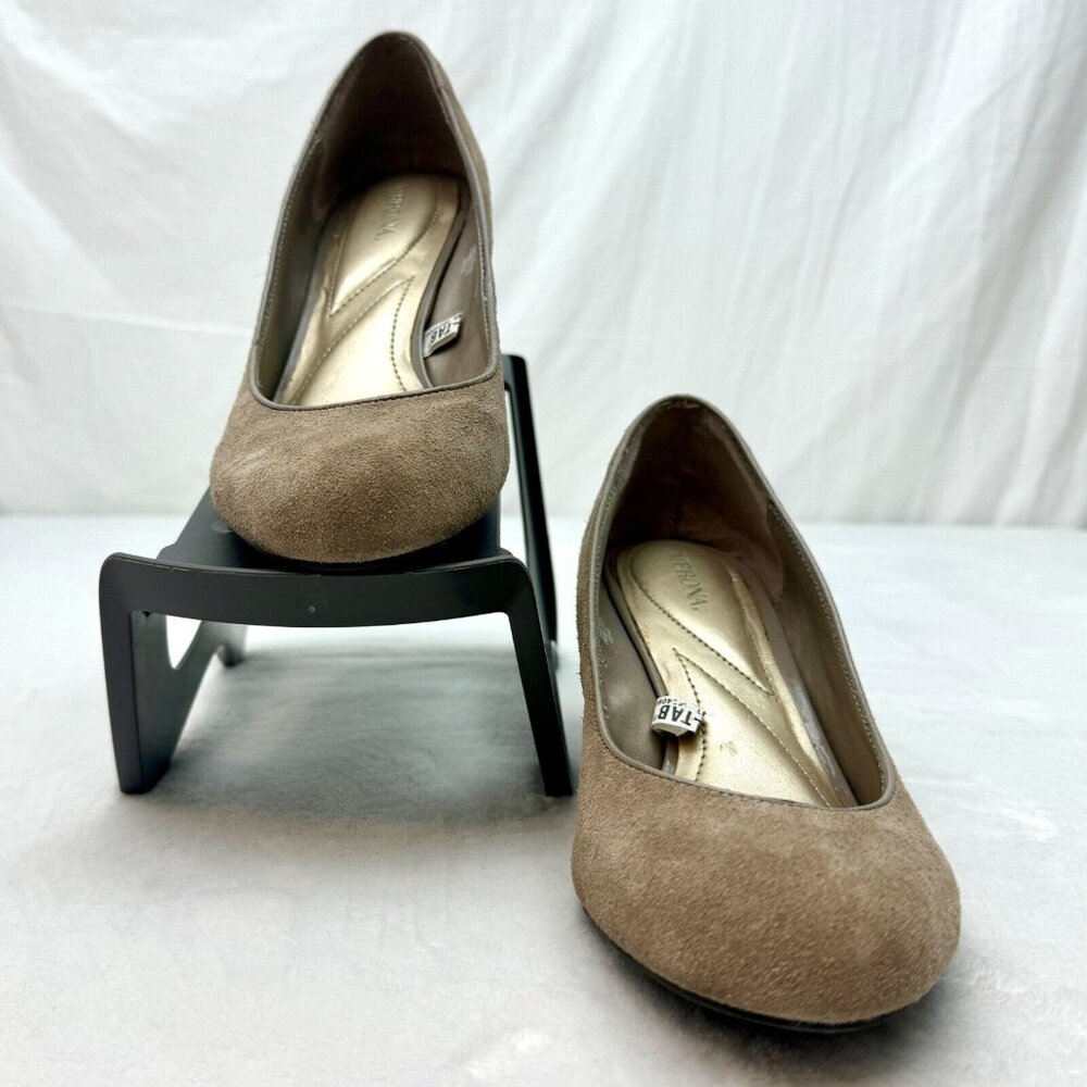 Merona 2.5" Wedge Heels Women Size 7.5 Beige w/Toe Pads